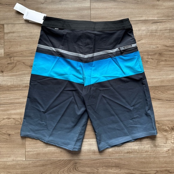 RipCurl Mirage Daybreakers - Boys Sz 16/30” Black Board Shorts Swim Trunks NEW - Picture 11 of 11